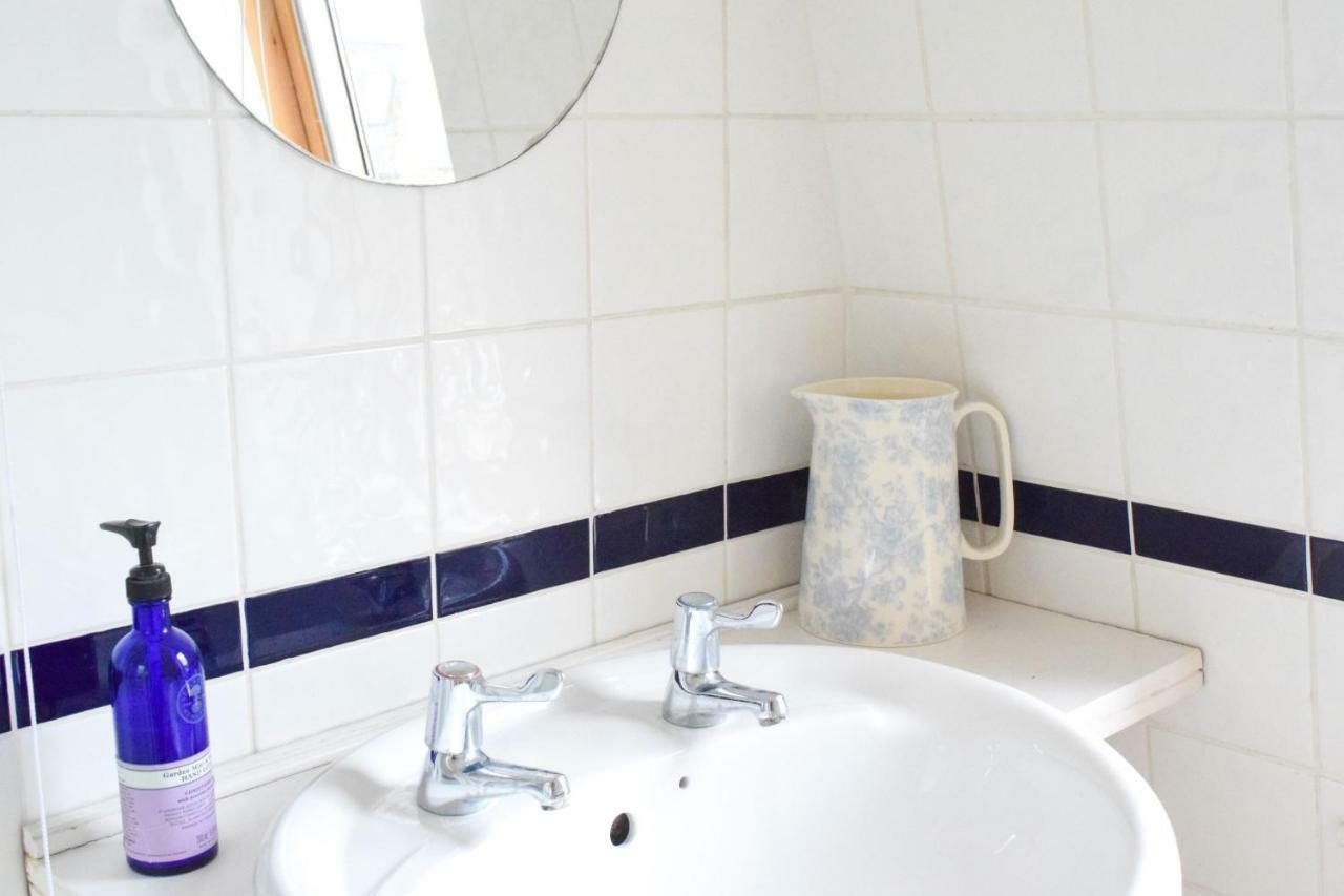 3 Bedroom Family House With A Superb Kitchen And Garden London Kültér fotó