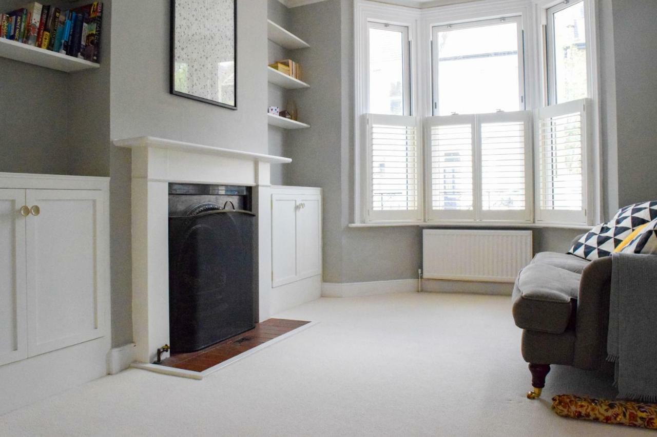 3 Bedroom Family House With A Superb Kitchen And Garden London Kültér fotó