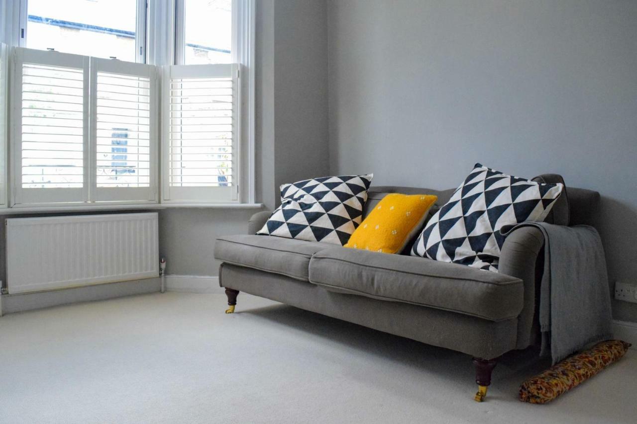 3 Bedroom Family House With A Superb Kitchen And Garden London Kültér fotó